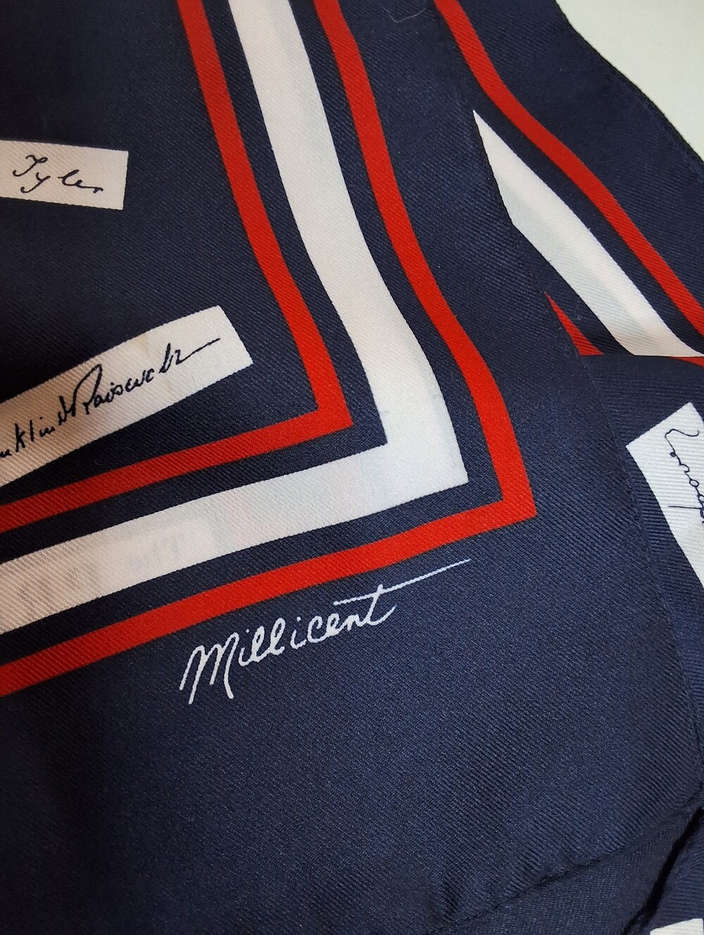 Vintage Millicent The Presidents Scarf Navy Red White Patriotic Signature Print - Picture 3 of 10